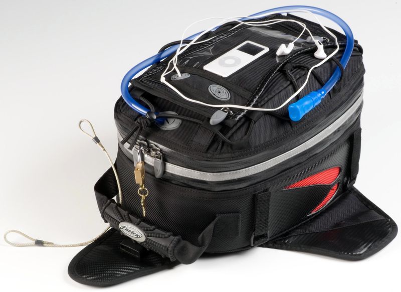 File:Dowco Fastrax Tank Bag Features Loaded edited.jpg