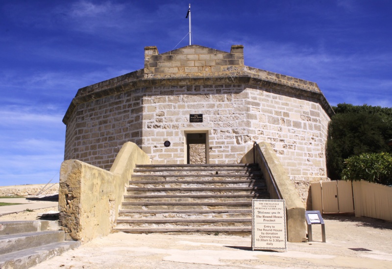 File:Round House.jpg