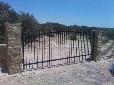 File:Stone columns 2 20110626 1925034642.jpg