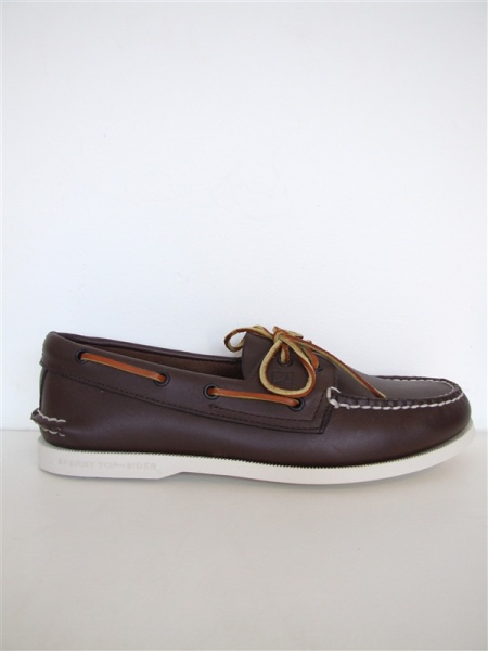 File:Sperry Topsider Boating deck Shoe.jpg